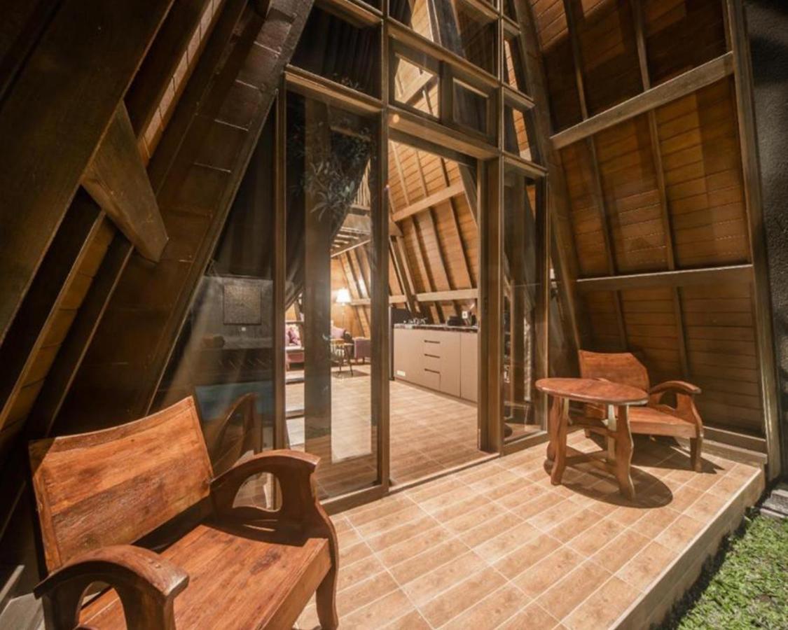 Rumah Kayu Tatiya *