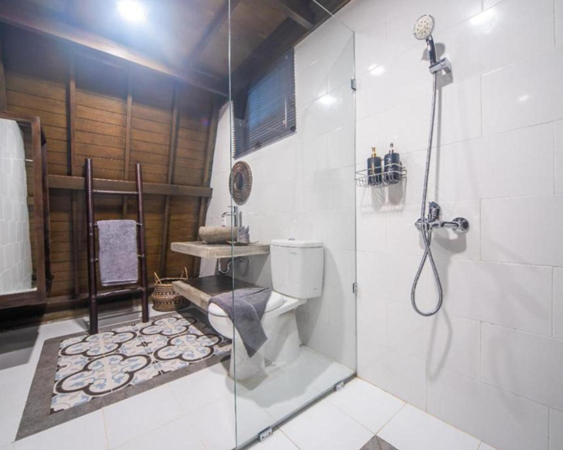 Rumah Kayu Tatiya *