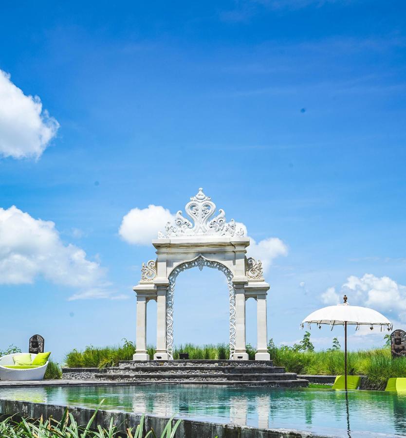 Giri Bhagawan & Hotel Nusa Dua (Bali)