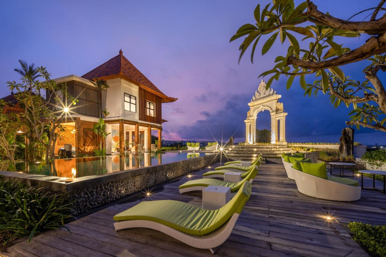 Giri Bhagawan & Hotel Nusa Dua (Bali)
