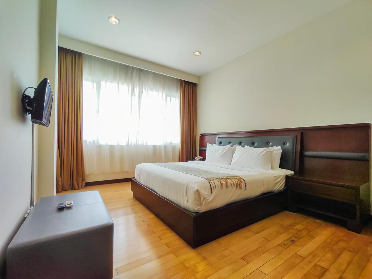 Hotel Square And