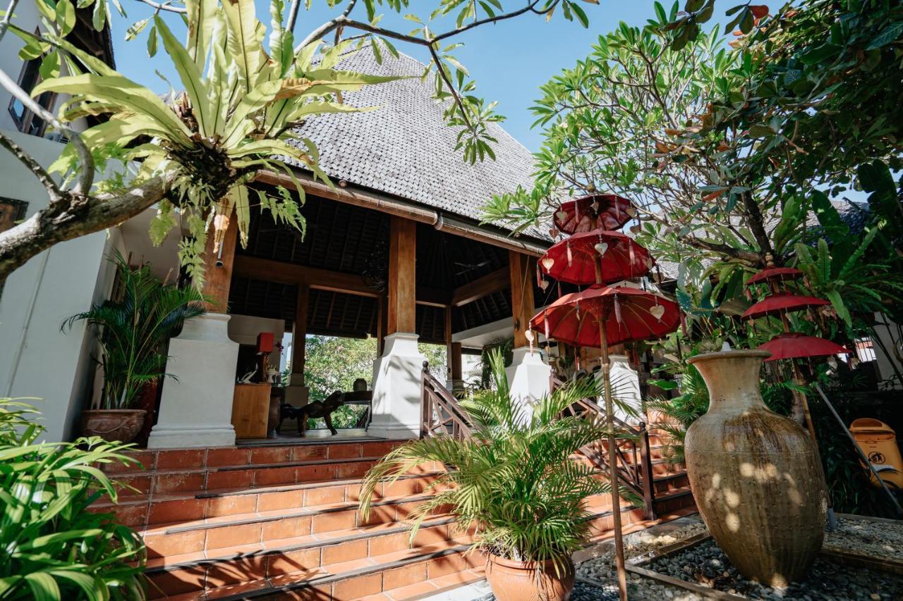 Villa Kayu Raja