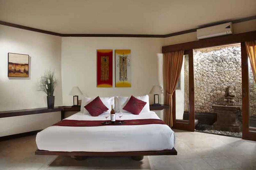 Bay Villa *