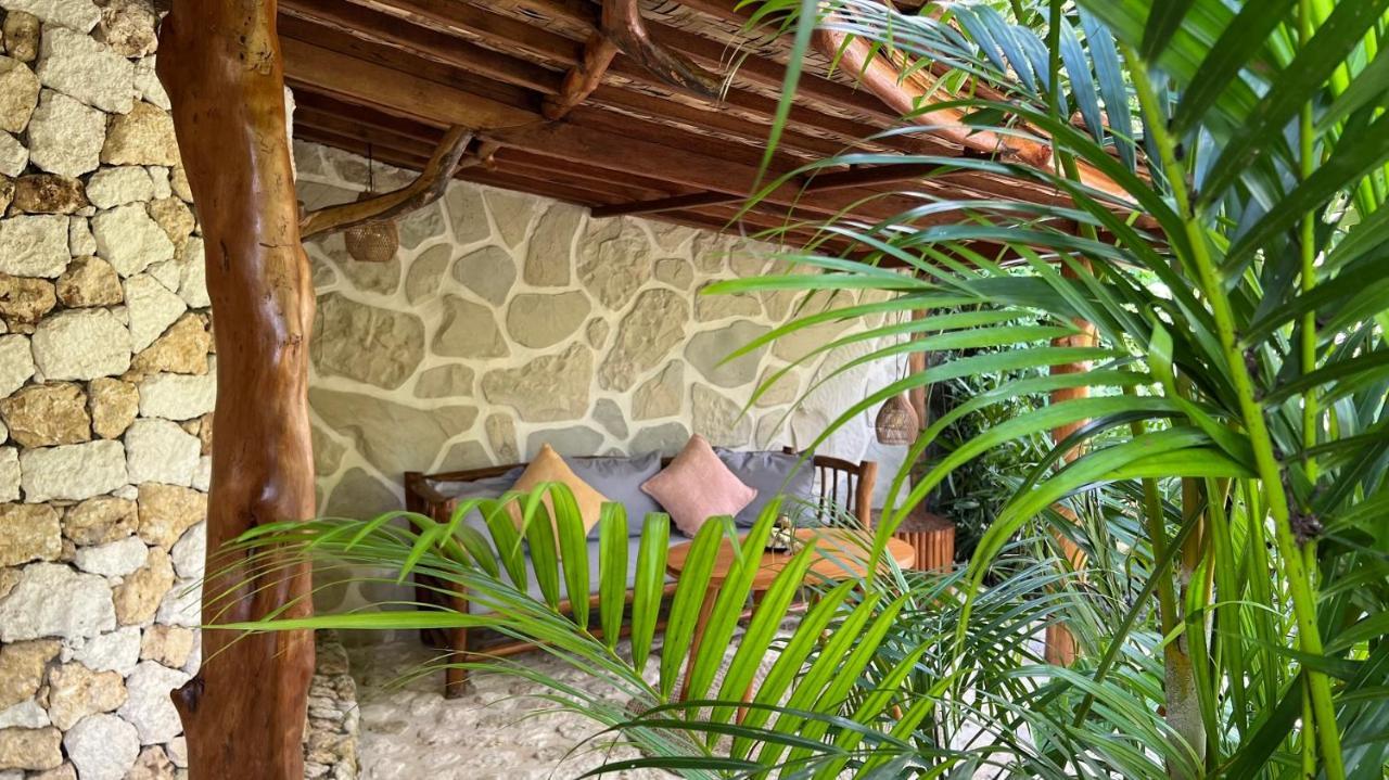 Roots Tree House Lodge