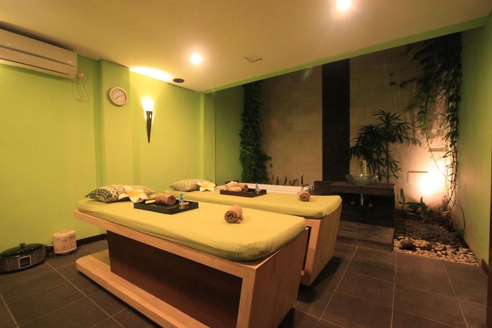 Bakung Sari 3*