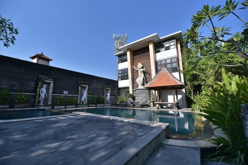Sandat 3* Legian (Bali)