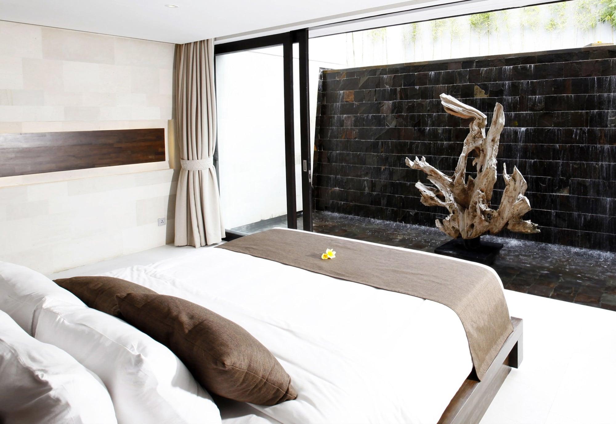 Villa Equilibria