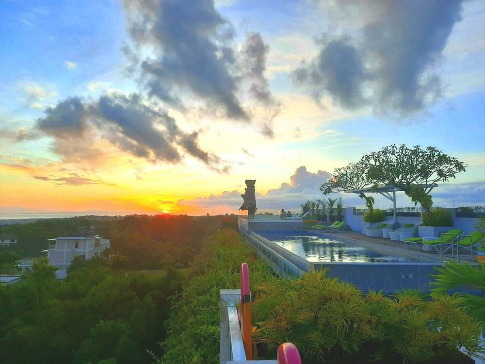 Maxonehotels At Bukit Hotel 3*