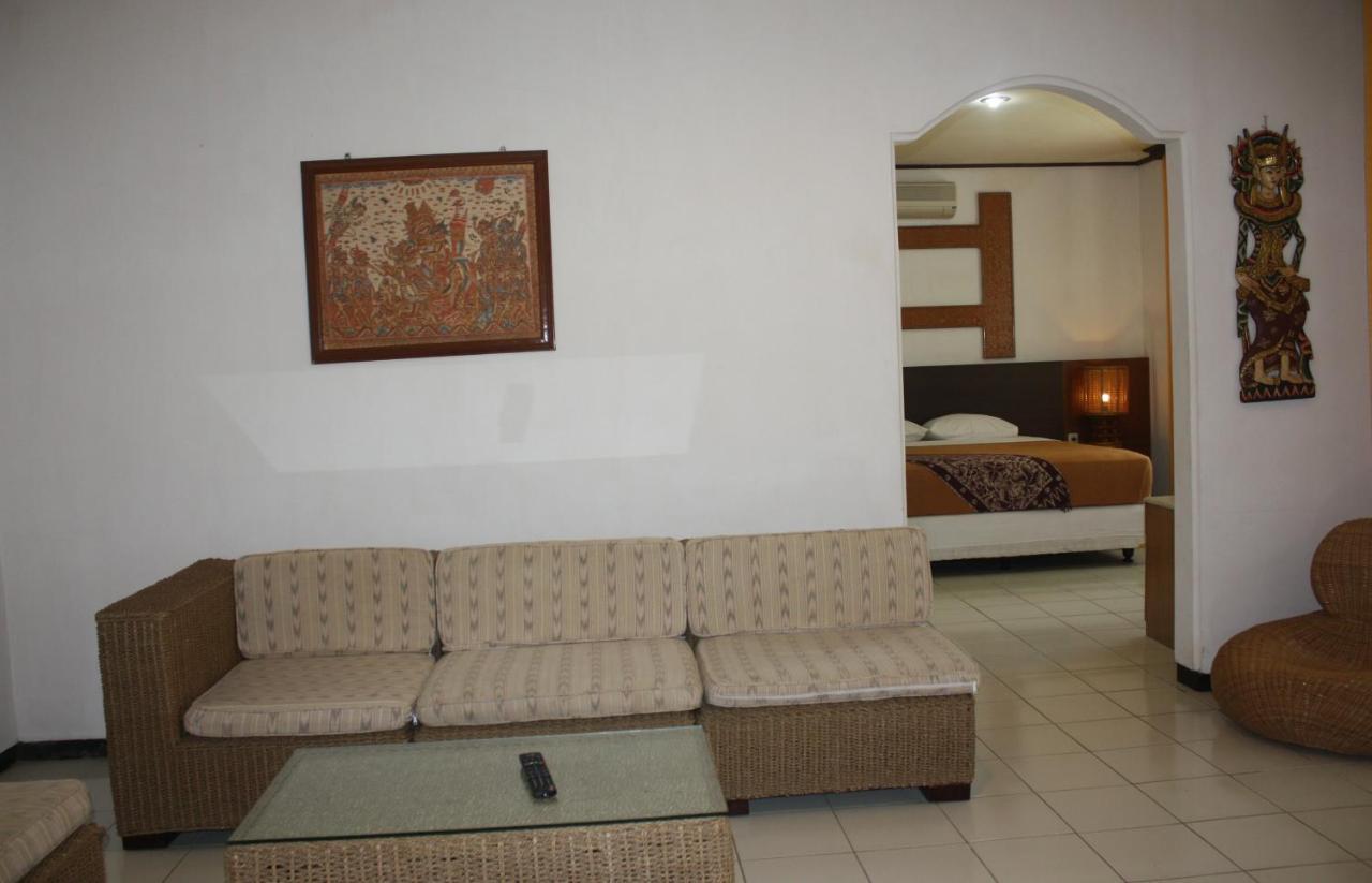 Puri Naga Beachfront Hotel