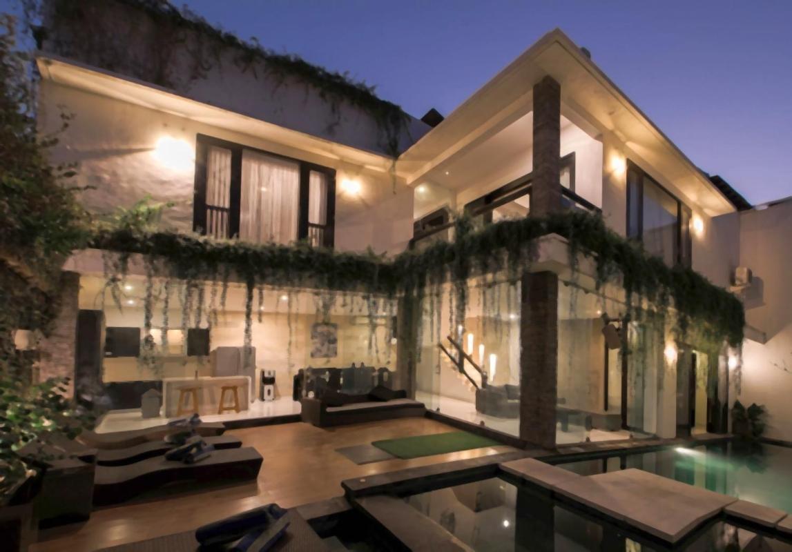 Sky-villa 3- 8 Bedroom Brilliant Location Between To Shopping Villa Seminyak (Bali)