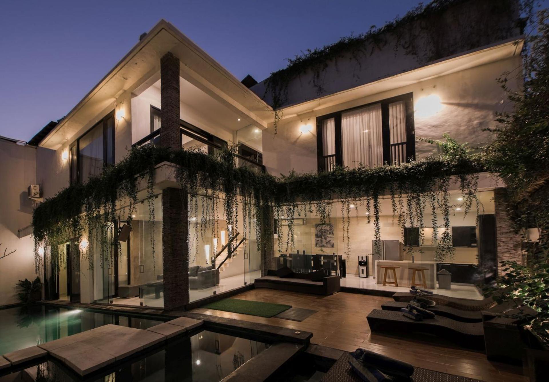 Sky-villa 3- 8 Bedroom Brilliant Location Between To Shopping Villa *
