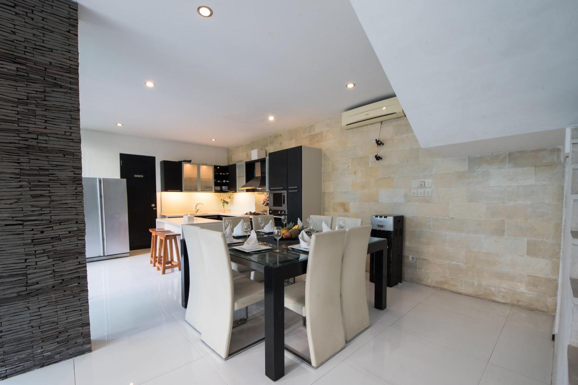 Sky-villa 3- 8 Bedroom Brilliant Location Between To Shopping Seminyak (Bali)