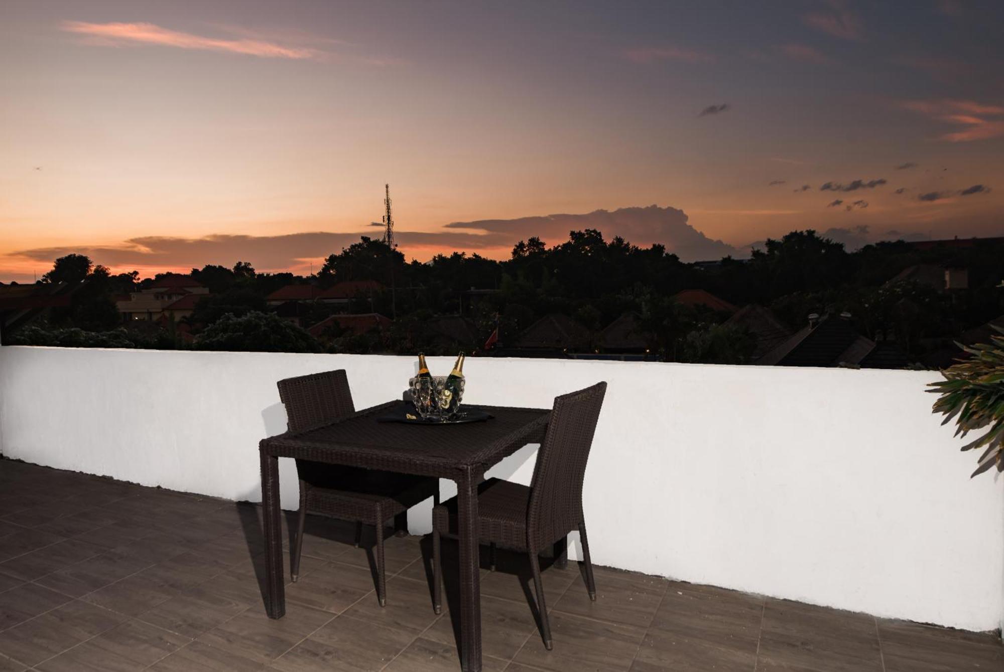 Villa Sky-villa 3- 8 Bedroom Brilliant Location Between To Shopping *