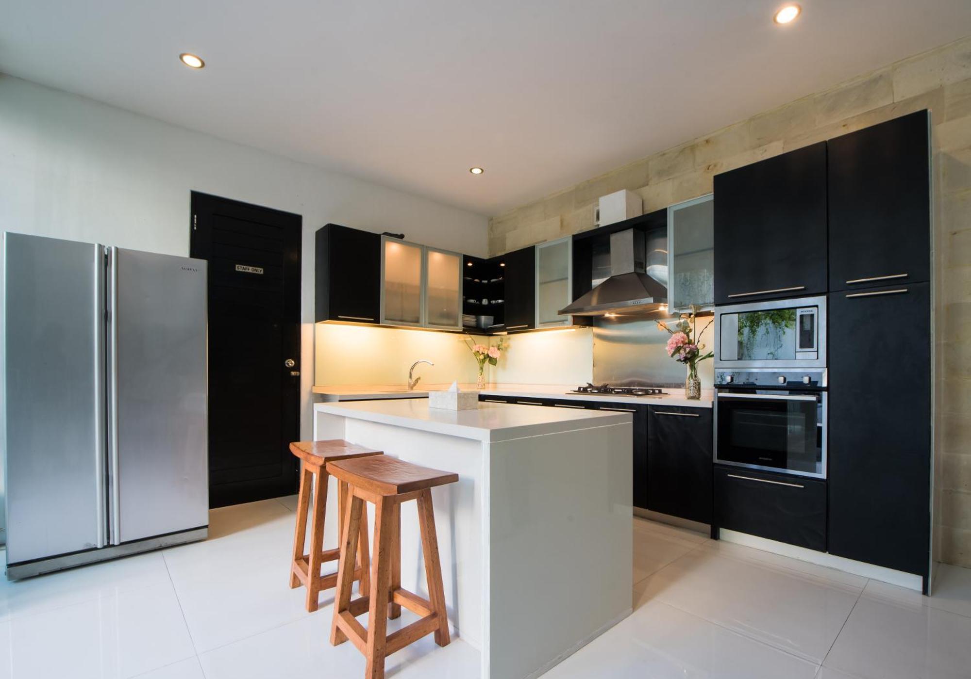 Sky-villa 3- 8 Bedroom Brilliant Location Between To Shopping * Seminyak (Bali)