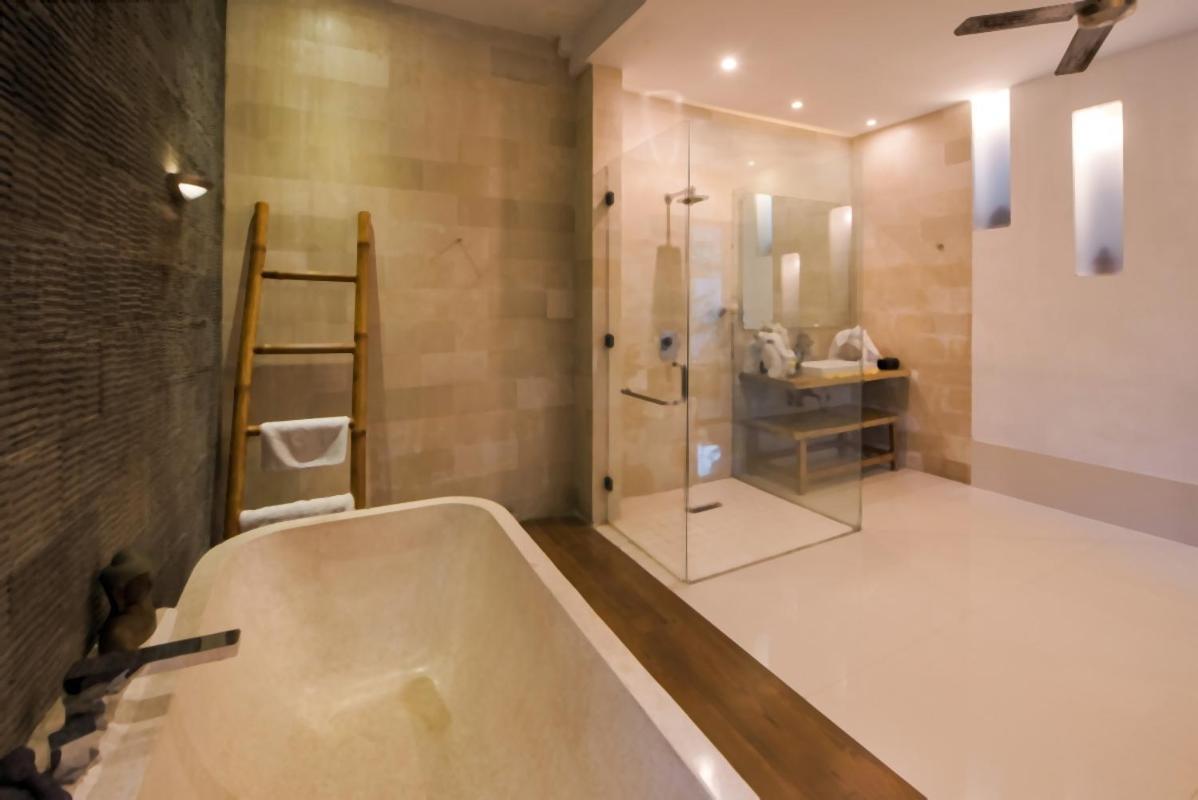 Sky-villa 3- 8 Bedroom Brilliant Location Between To Shopping Villa Seminyak (Bali)