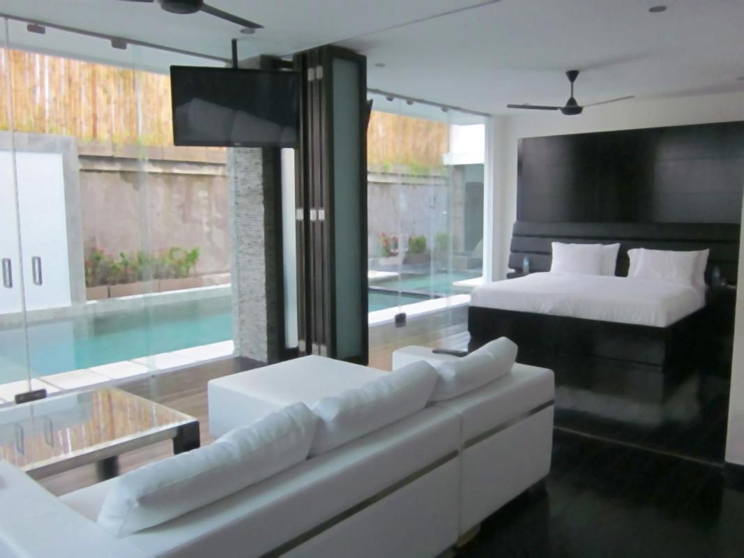 Sky-villa 3- 8 Bedroom Brilliant Location Between To Shopping Villa Seminyak (Bali)