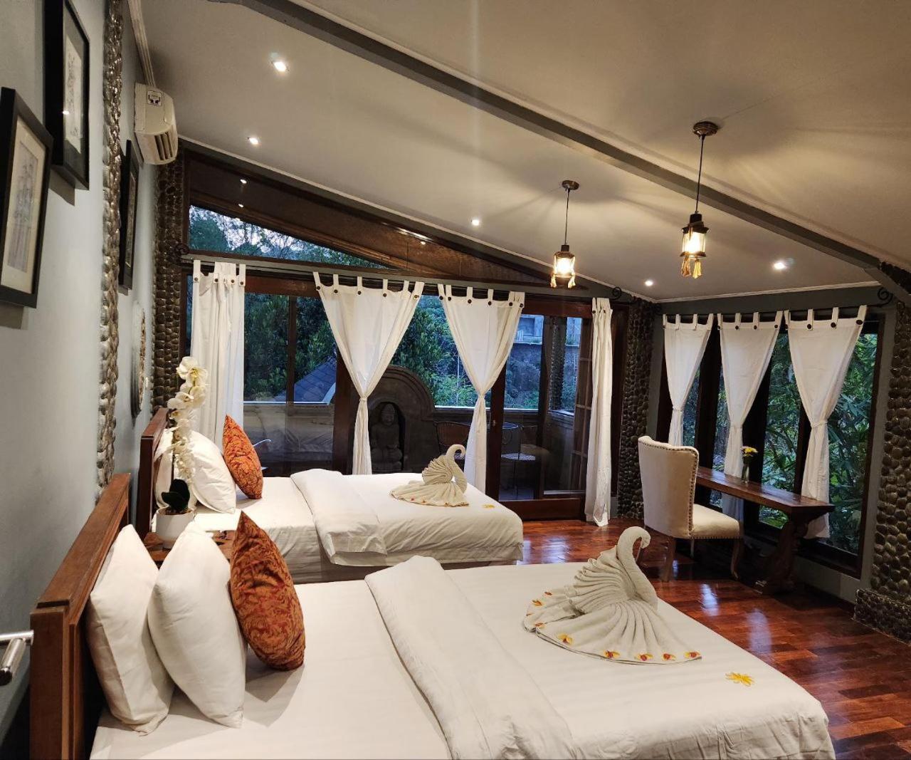 Avalon Castle & * Ubud (Bali)