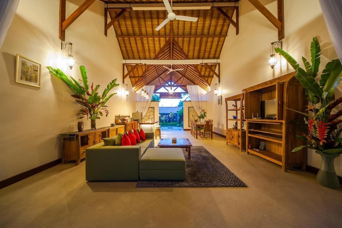 Luxury 3br Infinity Jungle View Aashaya Villa Ubud (Bali)