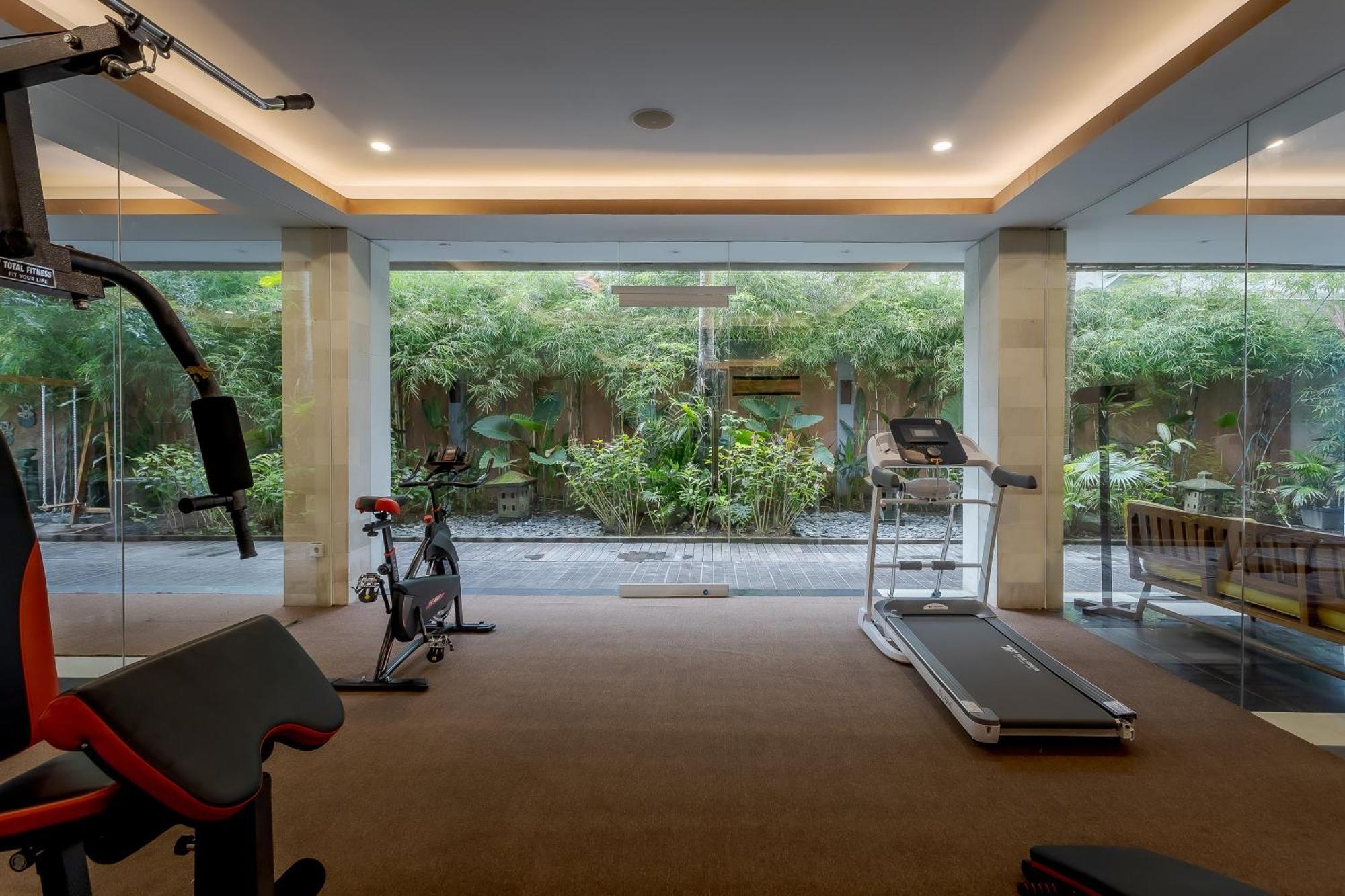 Fourteen Roses Boutique Hotel, Kuta 4* Legian (Bali)