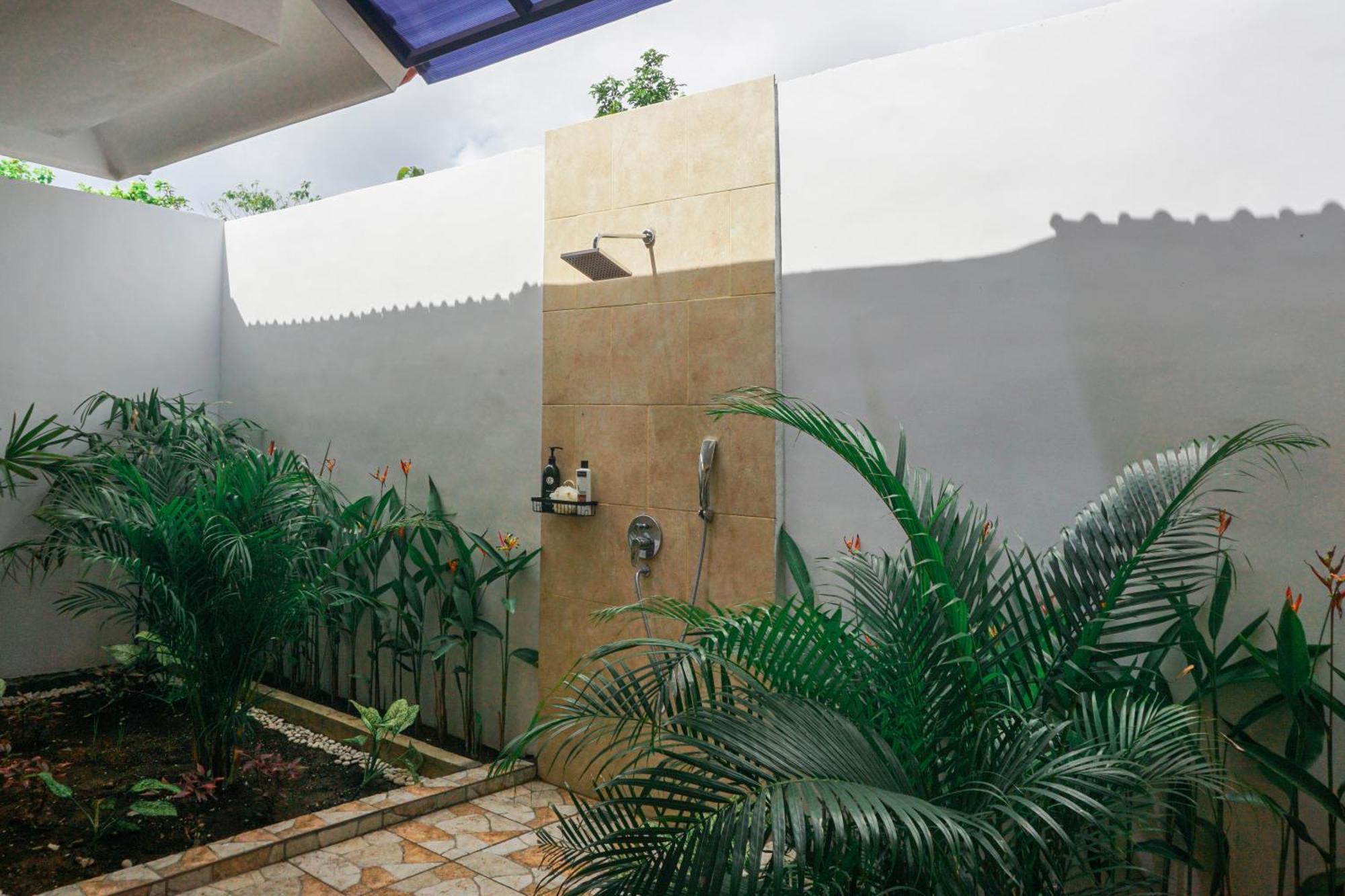 10 Rose Bali 3br Luxury Ungasan (Bali)