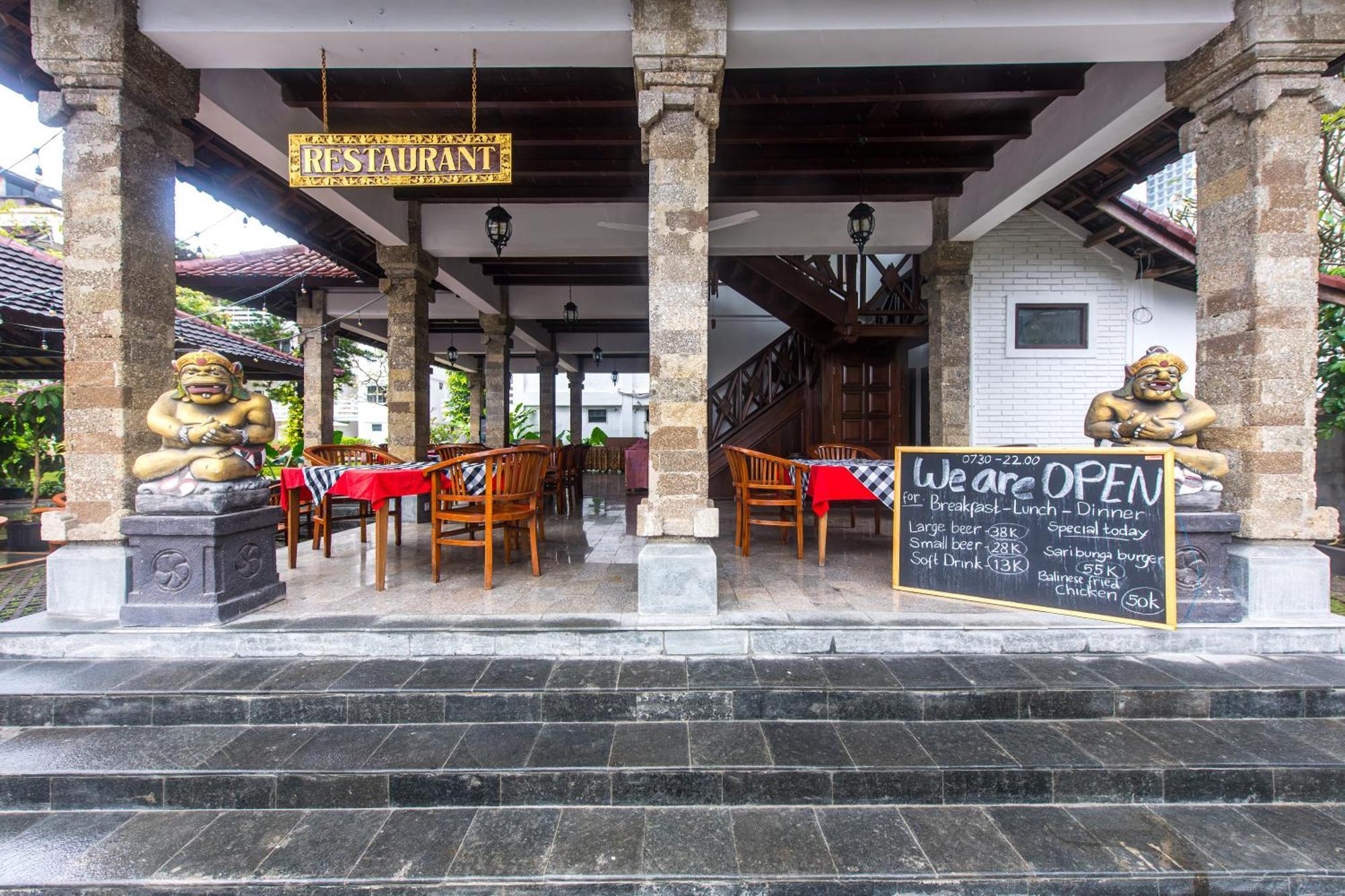 Hotel Sari Bunga Kuta Bali 3*