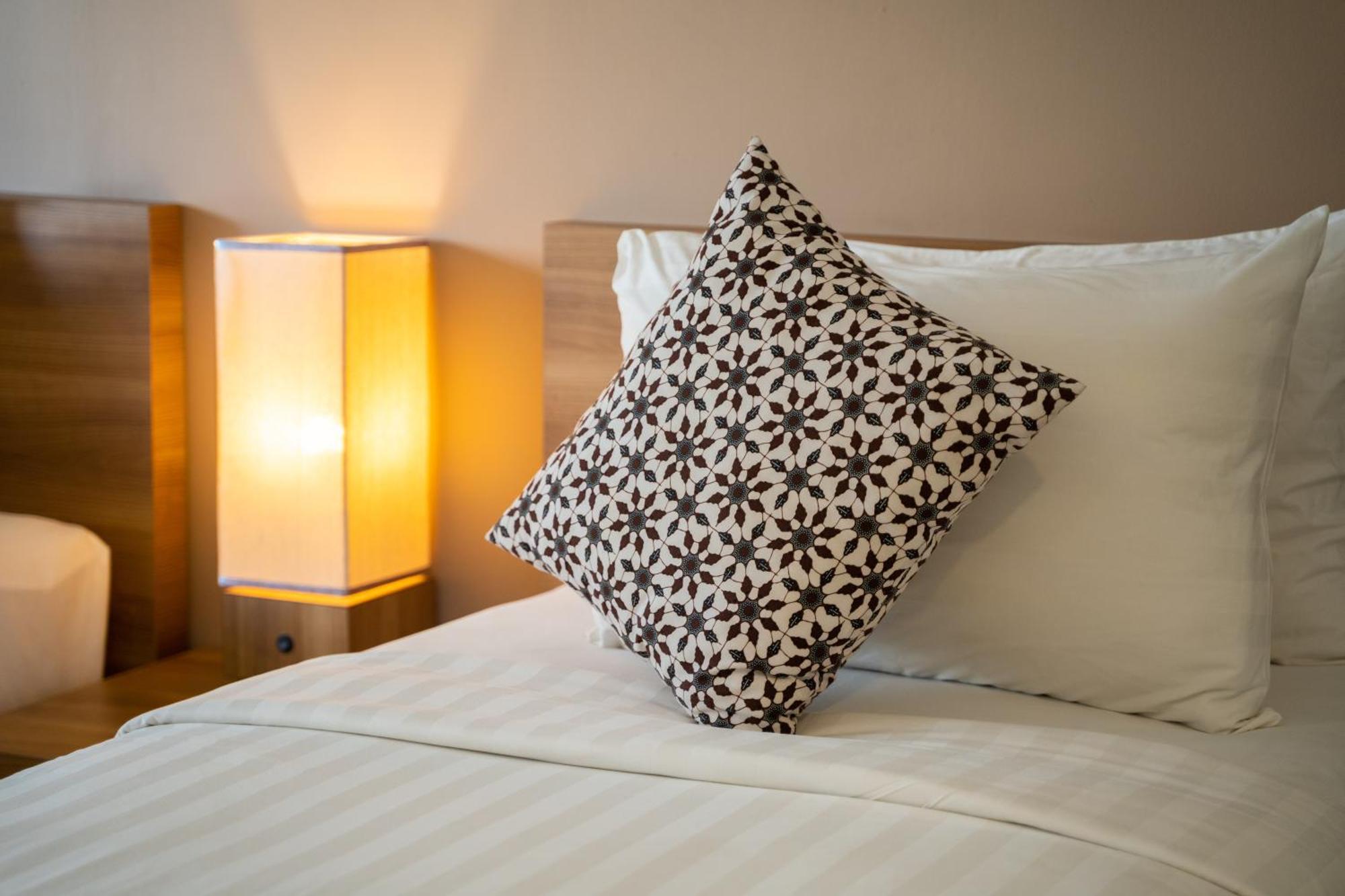 Cross Vibe Paasha Atelier Bali Kuta Hotel 4*