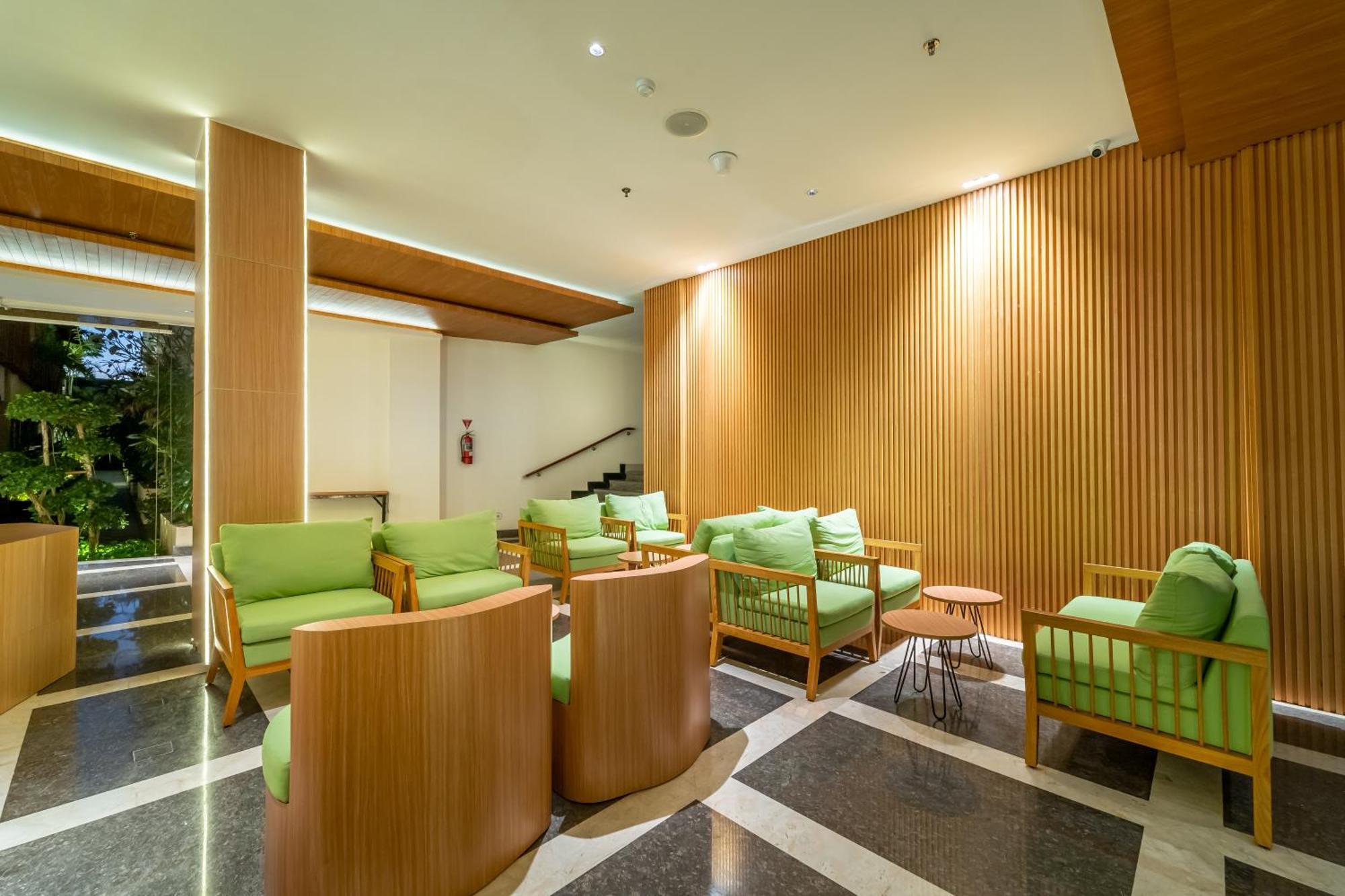 Cross Vibe Paasha Atelier Bali Kuta Hotel 4*