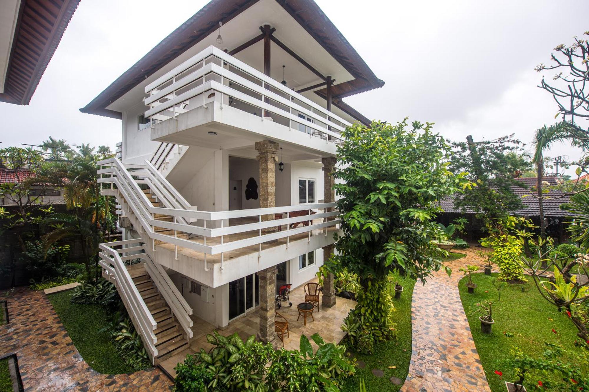 Sari Bunga Kuta Bali