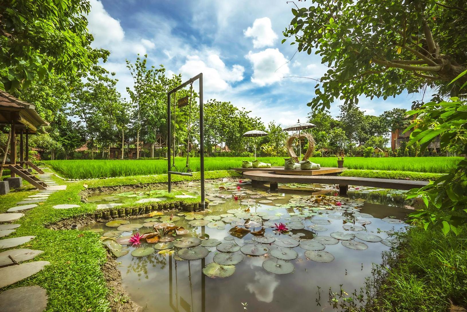 Kajane Yangloni At Bali