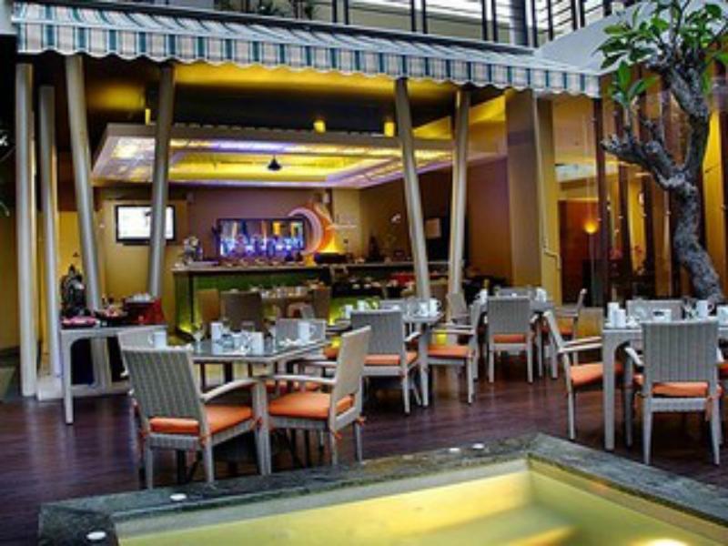 100 Sunset Boutique 3*