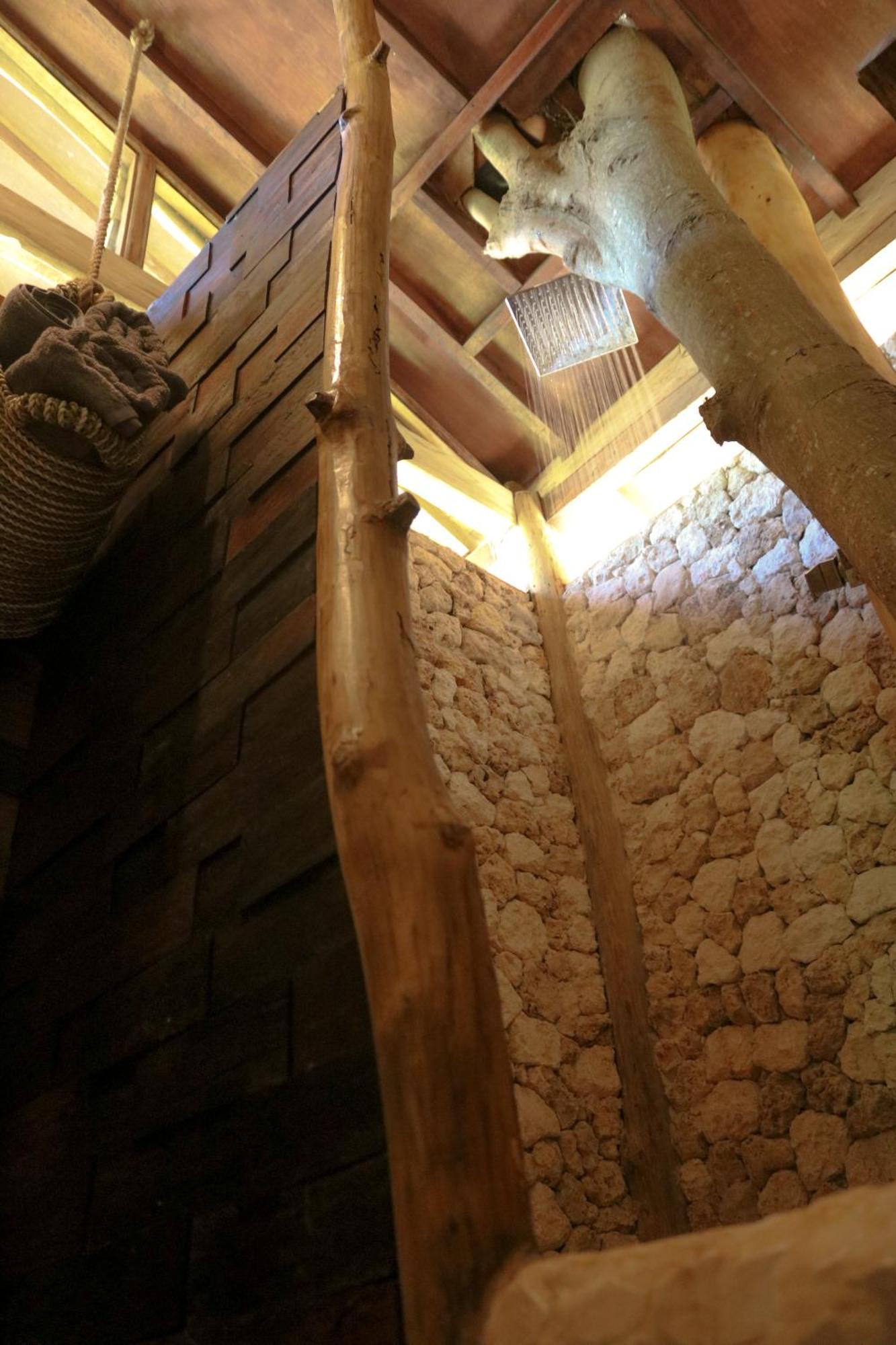 Roots Tree House *