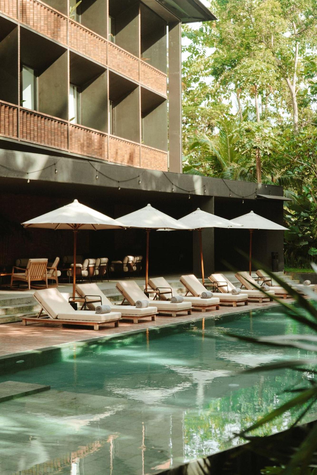 Hotel Titik Dua 4*