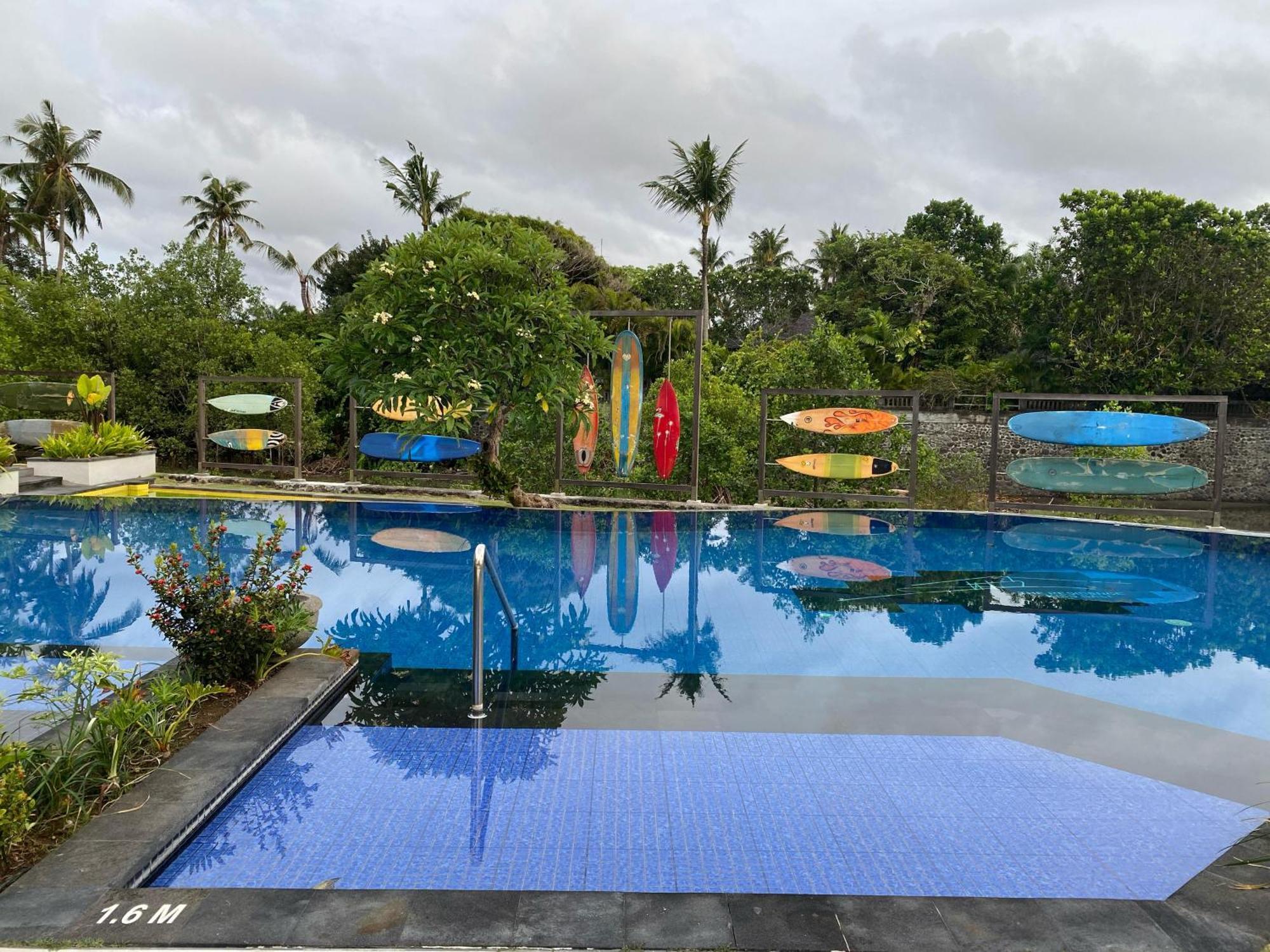 Kiss Bali