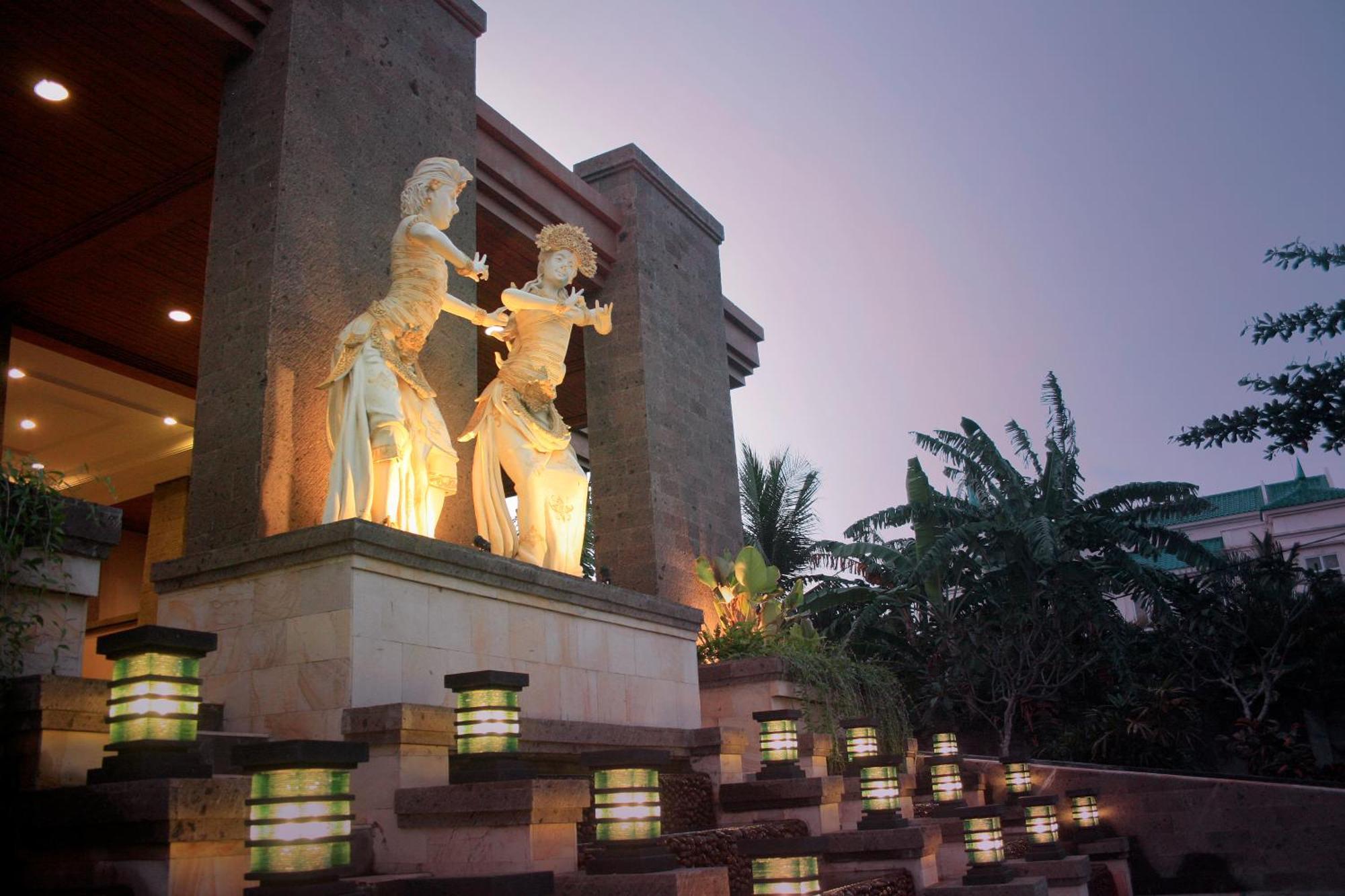 Pelangi Bali & Hotel Seminyak (Bali)