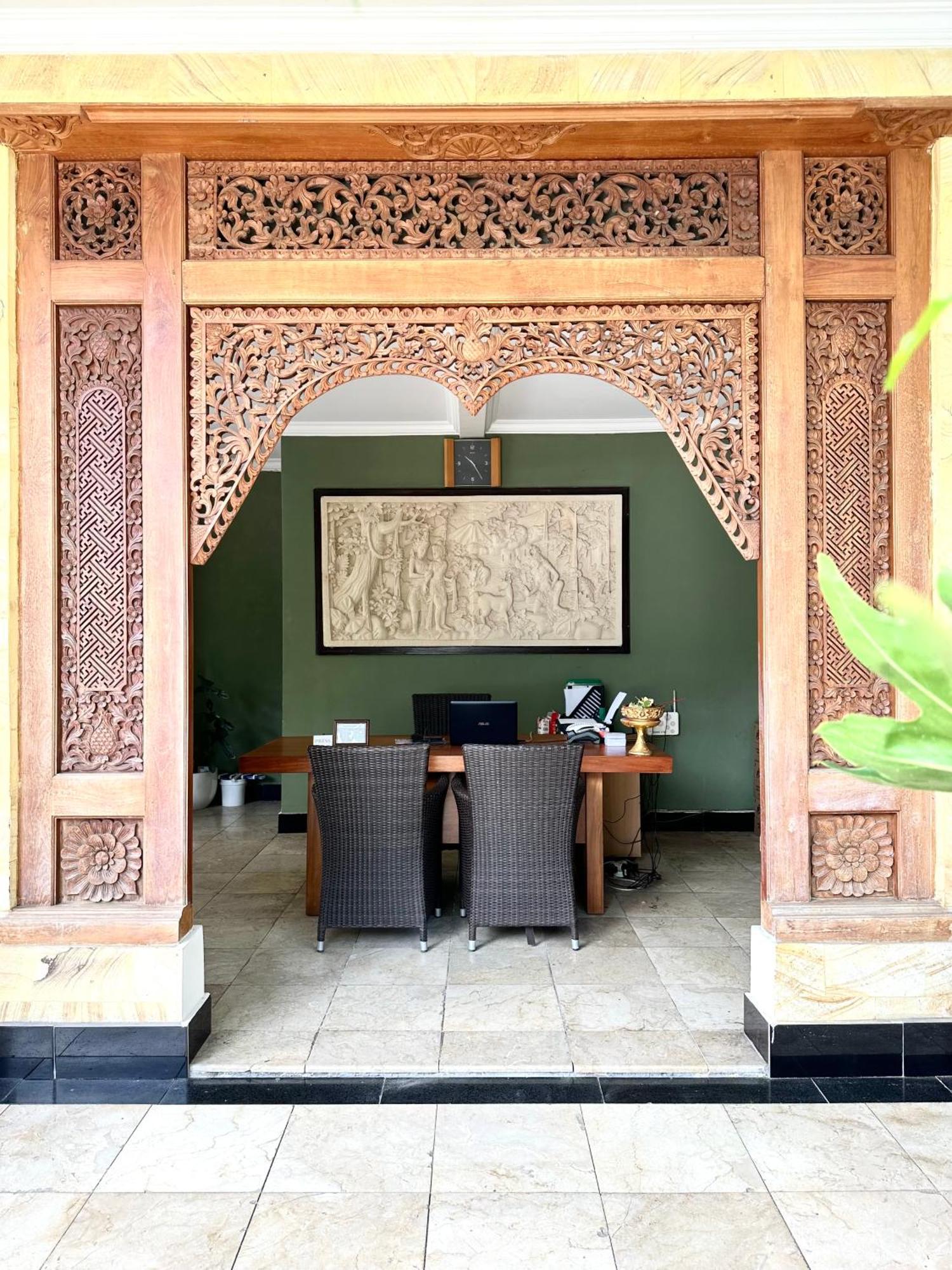 Radha Bali Hotel 2*