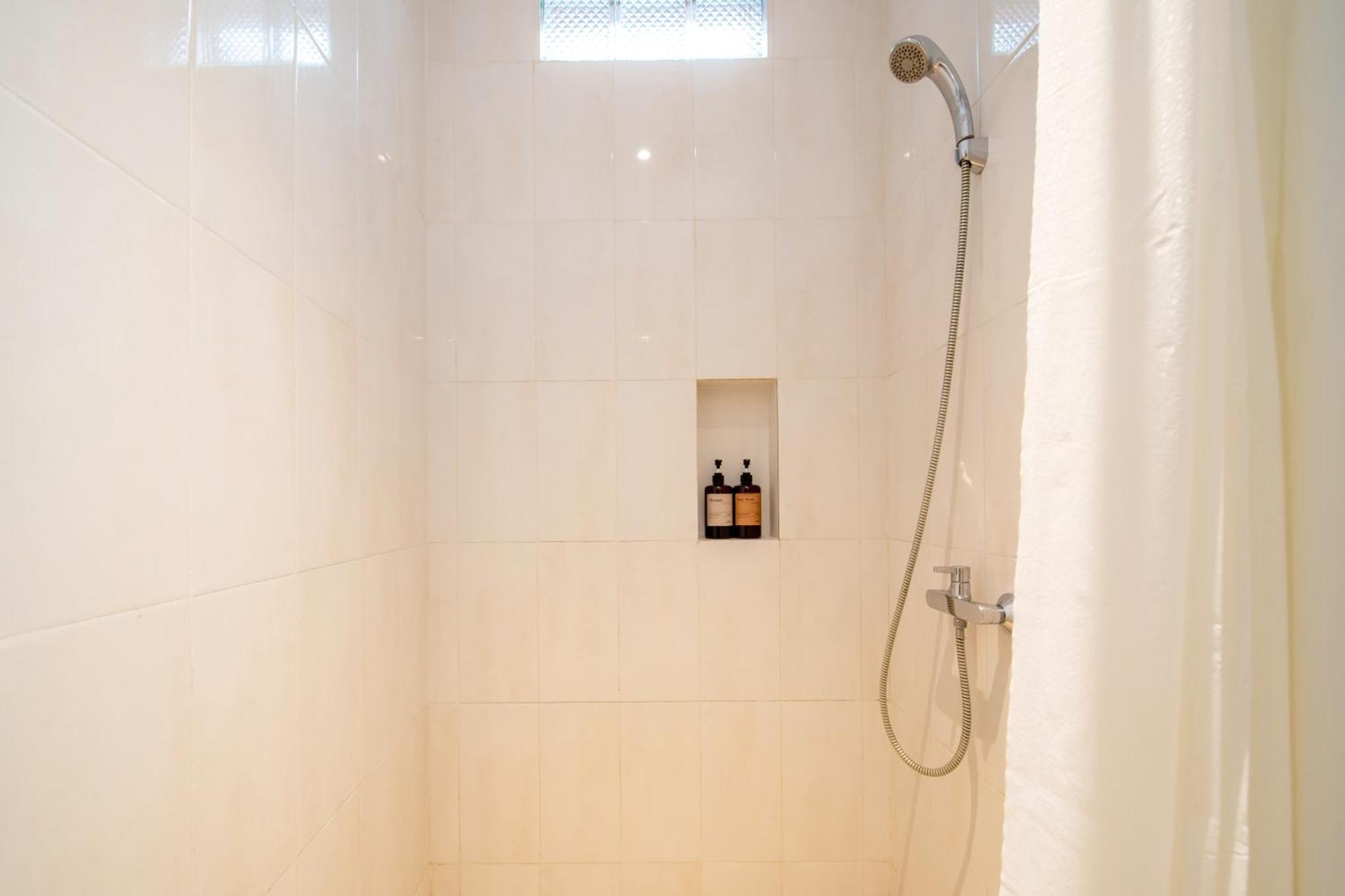 Gelatik Tempat Tidur & Sarapan Seminyak (Bali)