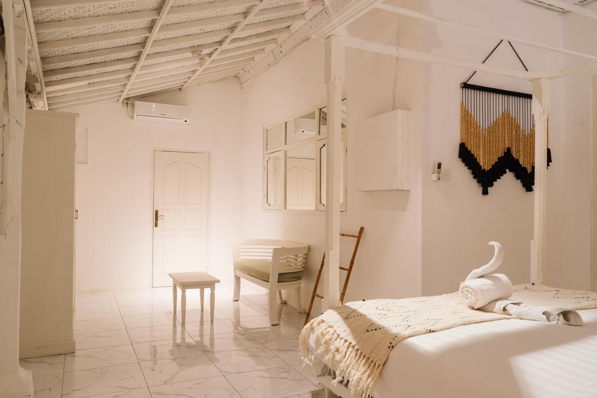 Modern 3br Villa, 4min To Double Six Beach, Pool Villa Seminyak (Bali)