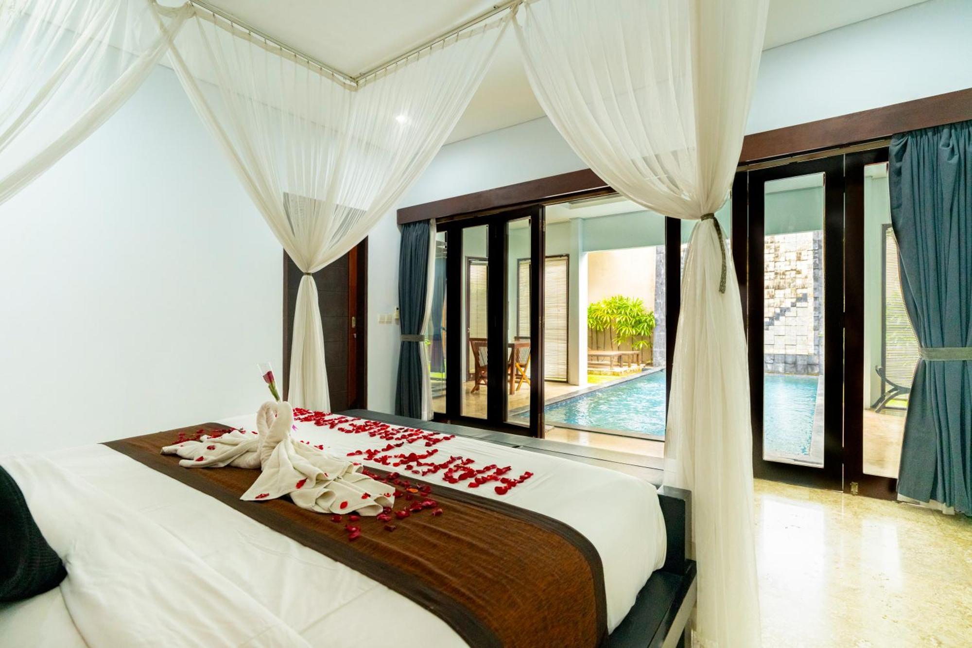 Villa Bali & *
