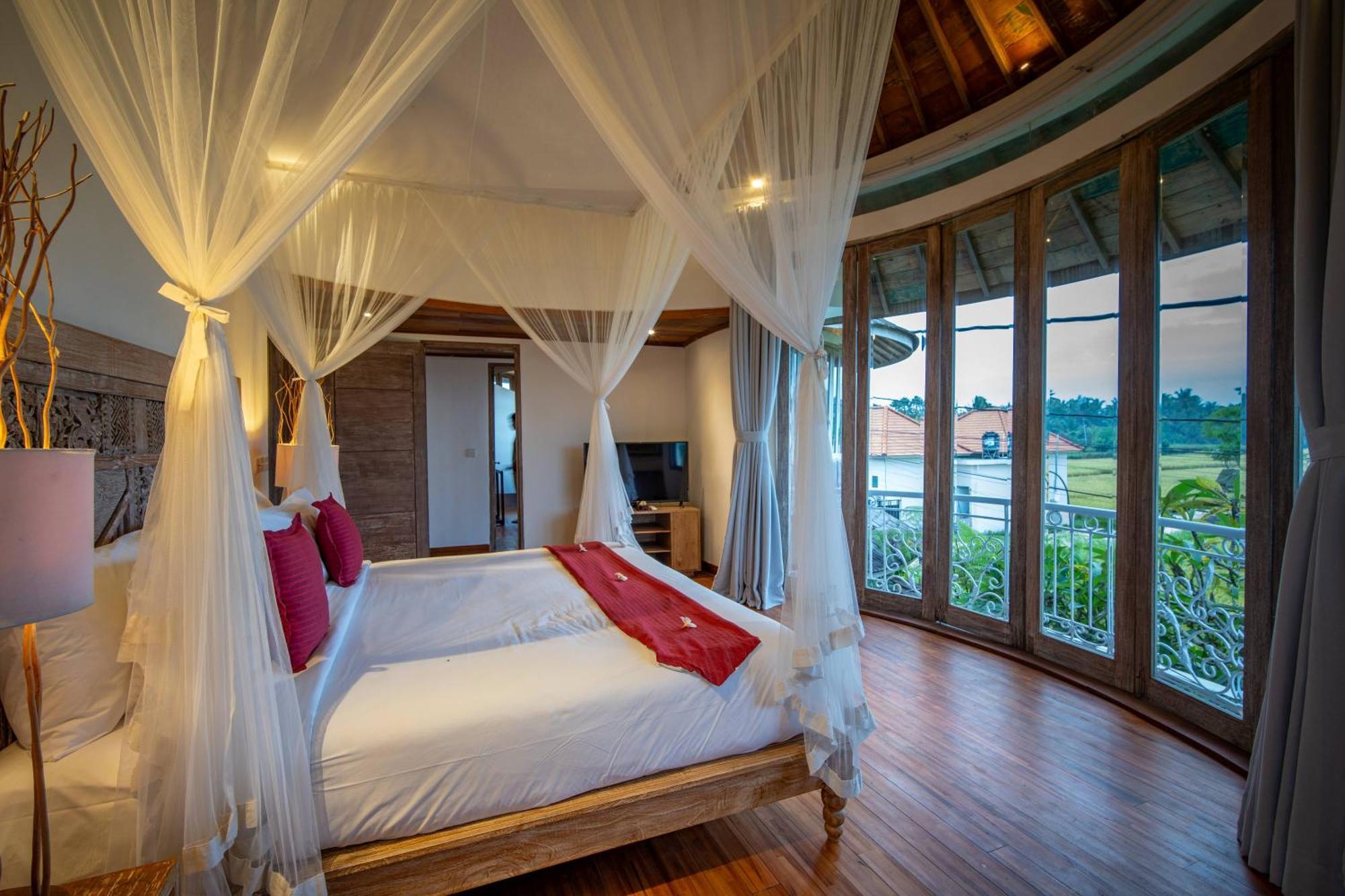 Aryaswara 3*