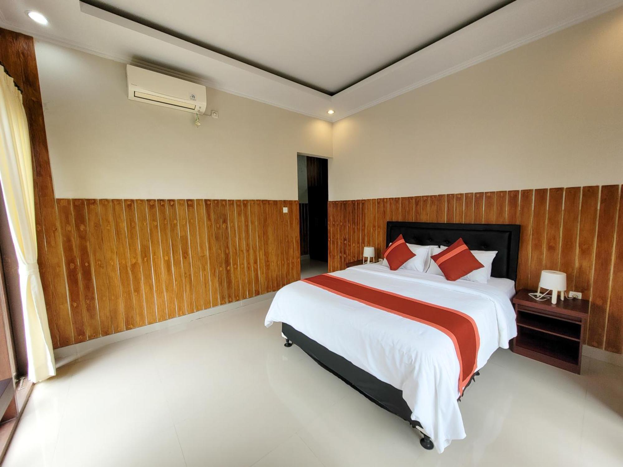 Ramantika Sunset Bay Villa *