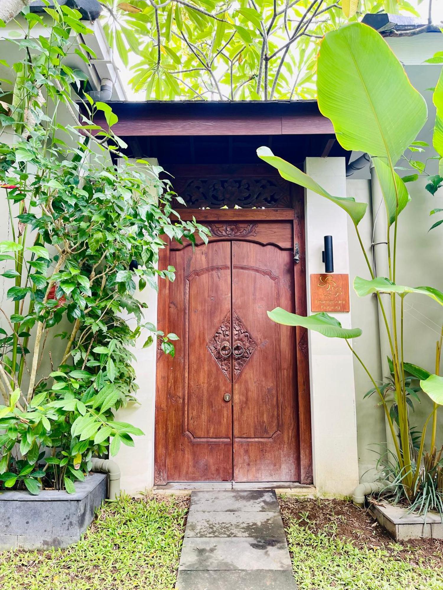 Villa Frangipani Kuning At Berawa *