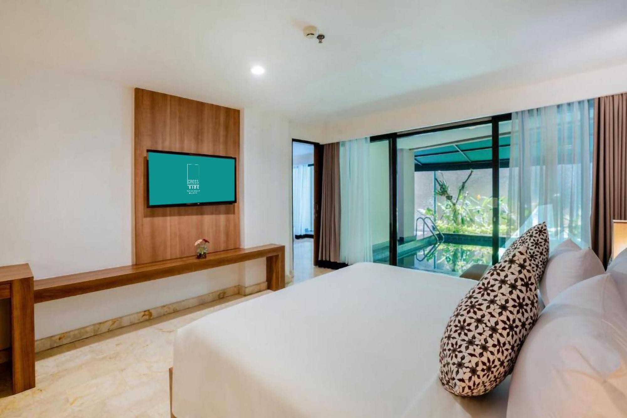 Cross Vibe Paasha Atelier Bali Kuta Hotel 4*
