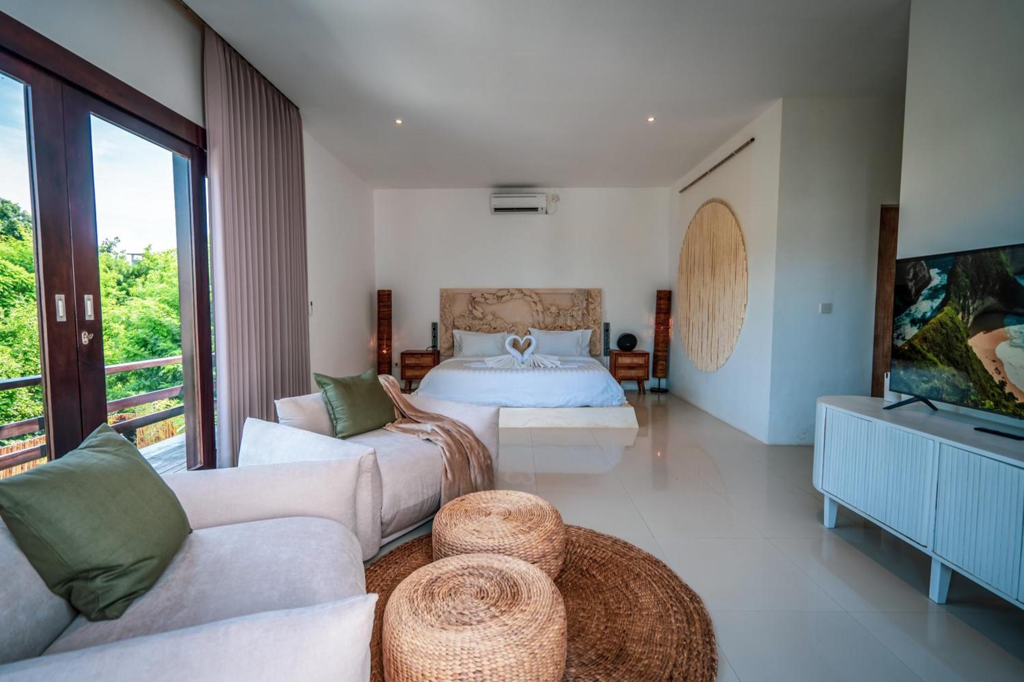 Skyfall Luxury Beach *