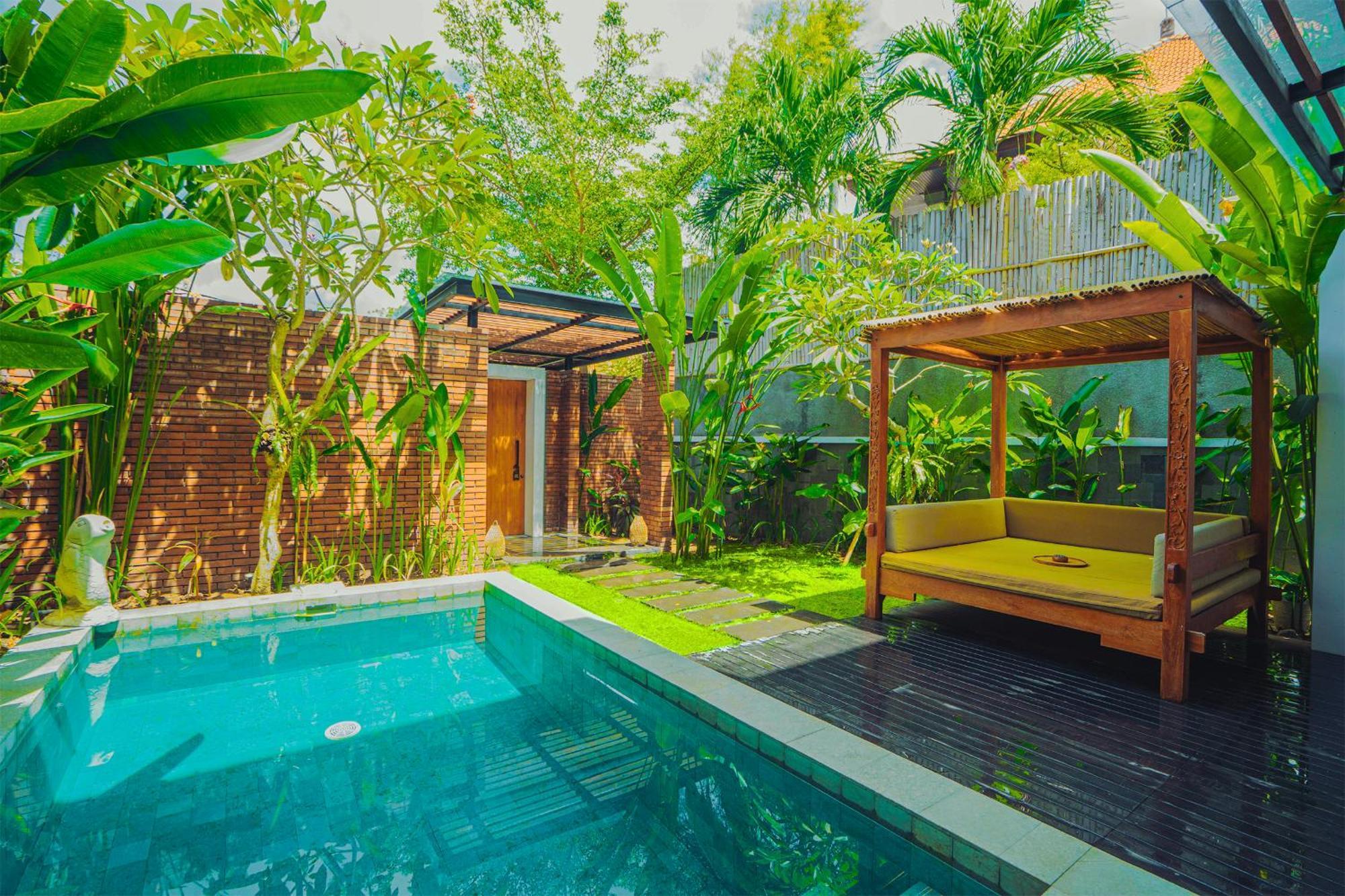 Bulan Bali Jimbaran (Bali)