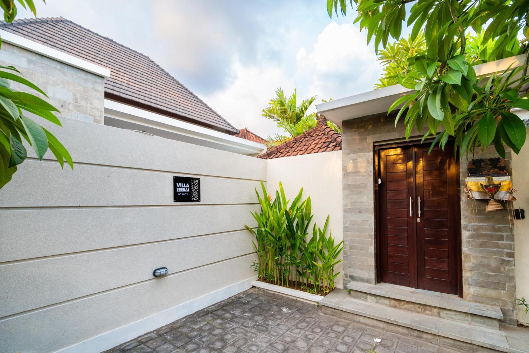 Villa Sebelas Legian