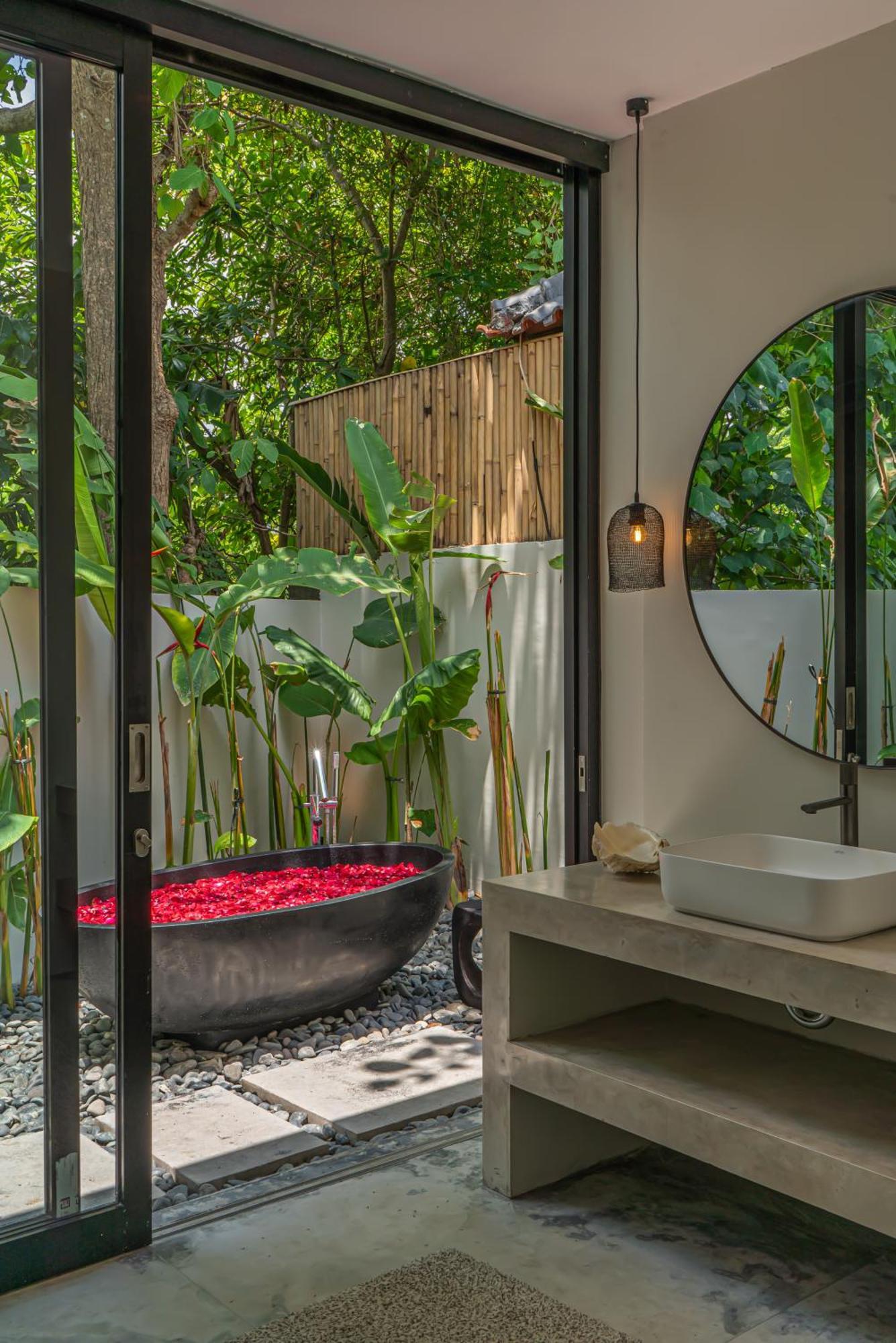 Villa Prana - High End Boutique Style Interior Design 5 Bedroom *