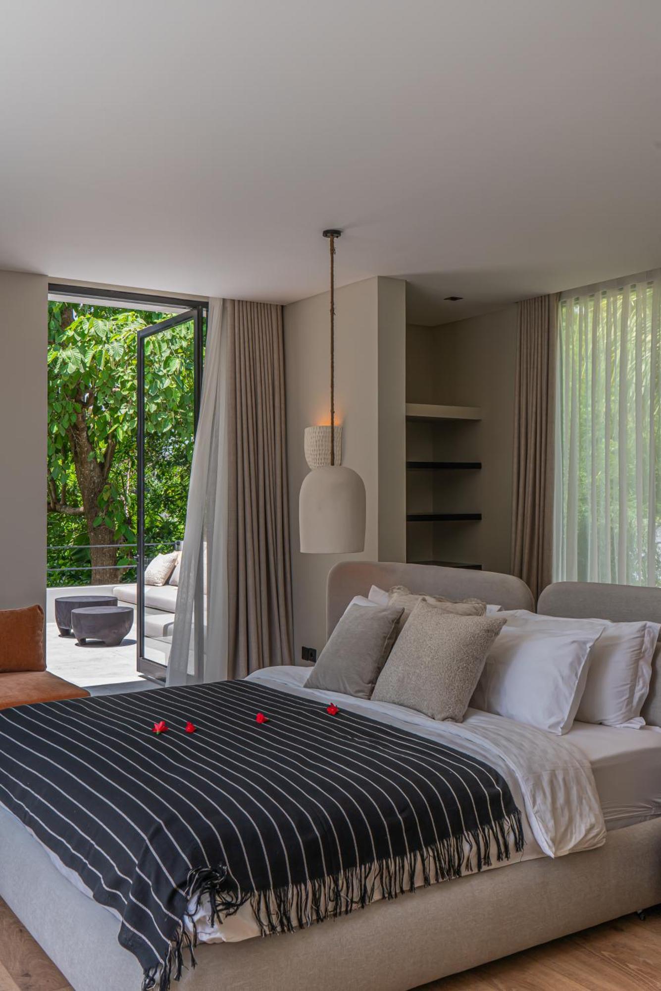 Villa Prana - High End Boutique Style Interior Design 5 Bedroom *