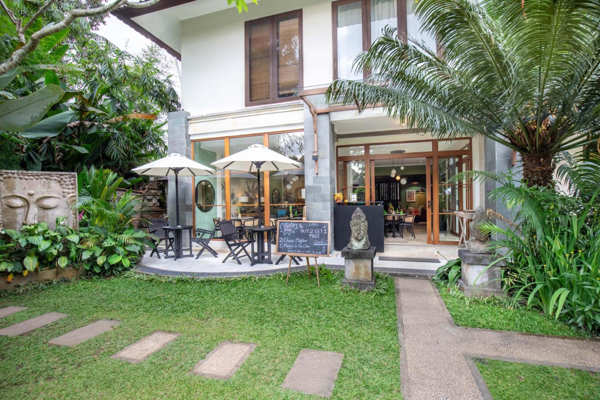 Suara Air Luxury Villa *