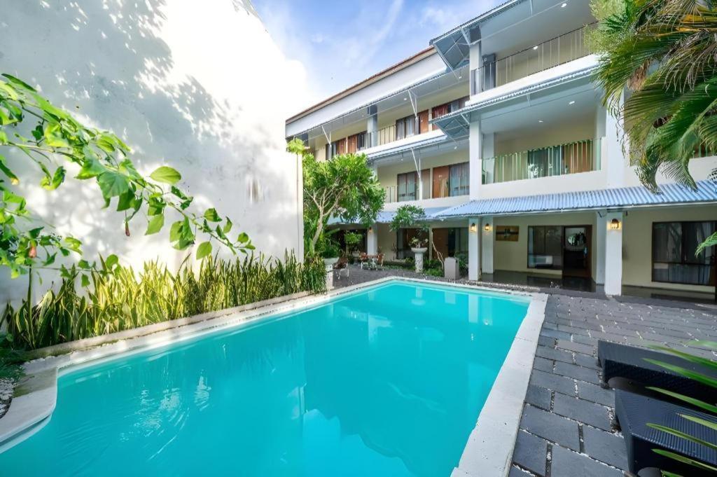 Spazzio Bali Hotel 3*