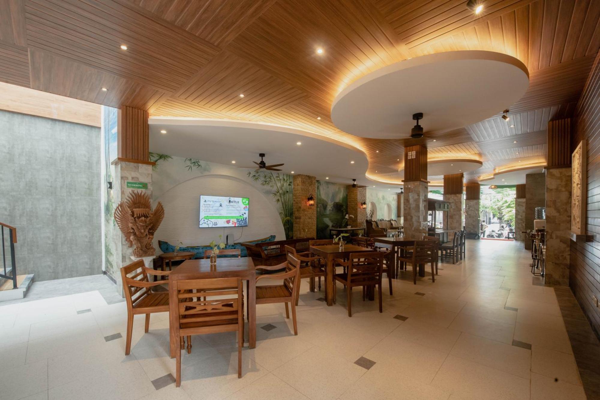 Sandat Hotel Legian (Bali)